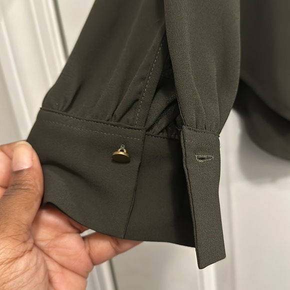 LOFT Army green blouse with gold button detailing. - Picture 5 of 6